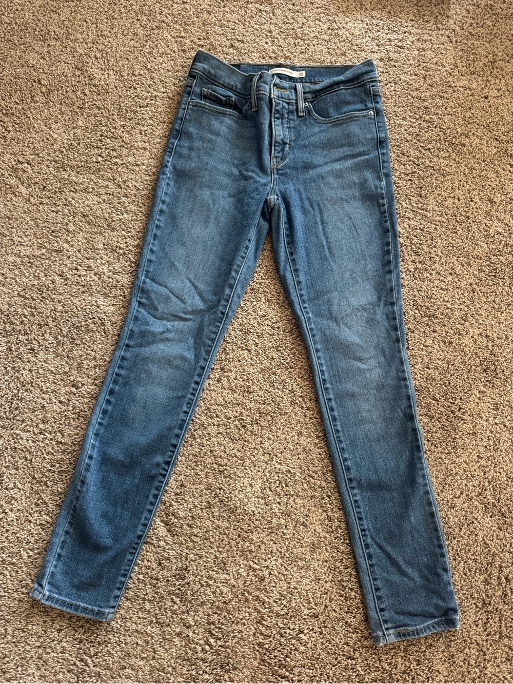 Levi's Women's Medium Blue Skinny Jeans